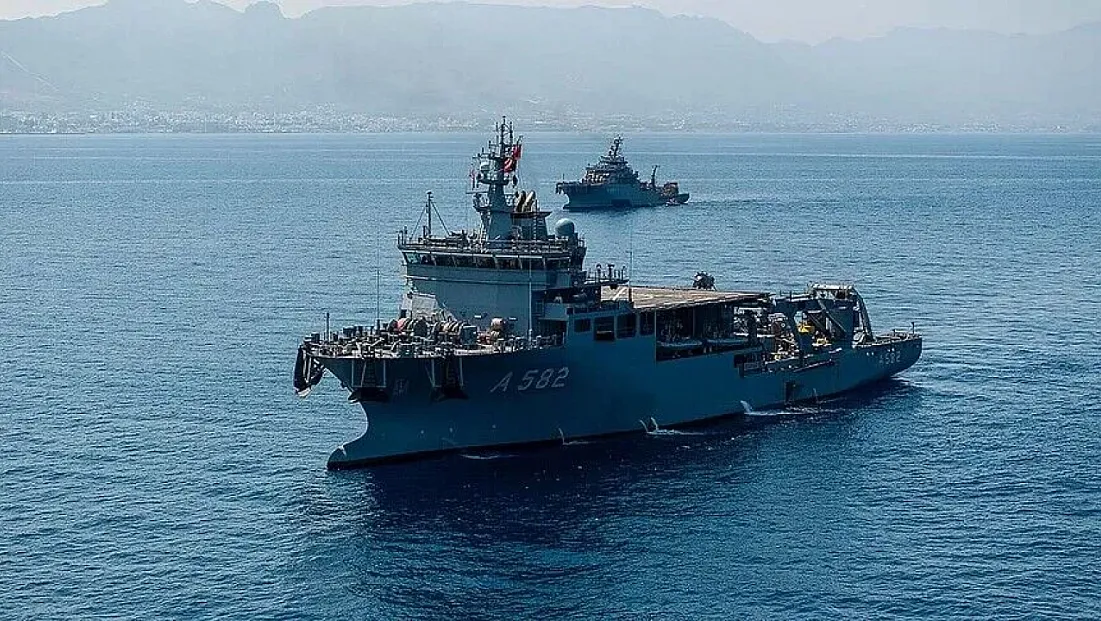 Girne açıklarında arama çalışmaları sürüyor