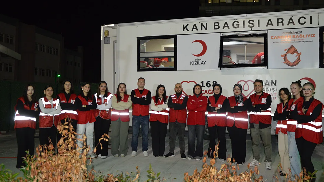 Havza’da gençlerden Kızılay’a 66 ünite destek