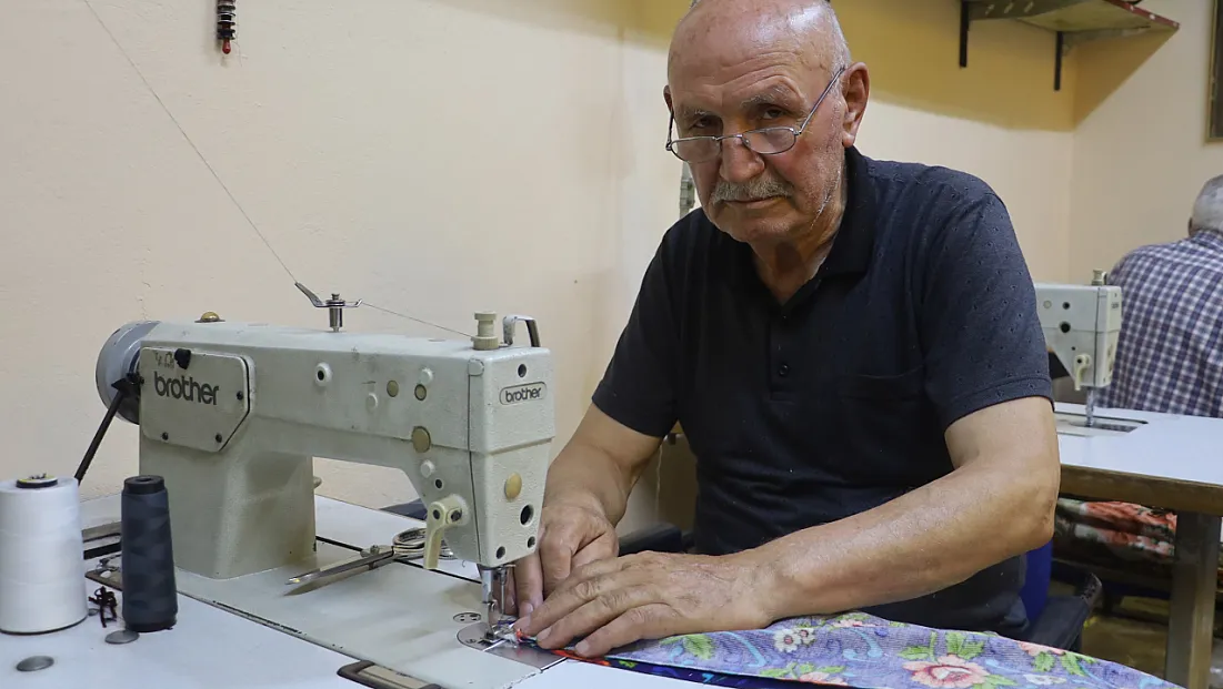 İğne ve makası 65 yıldır elinden bırakmadı