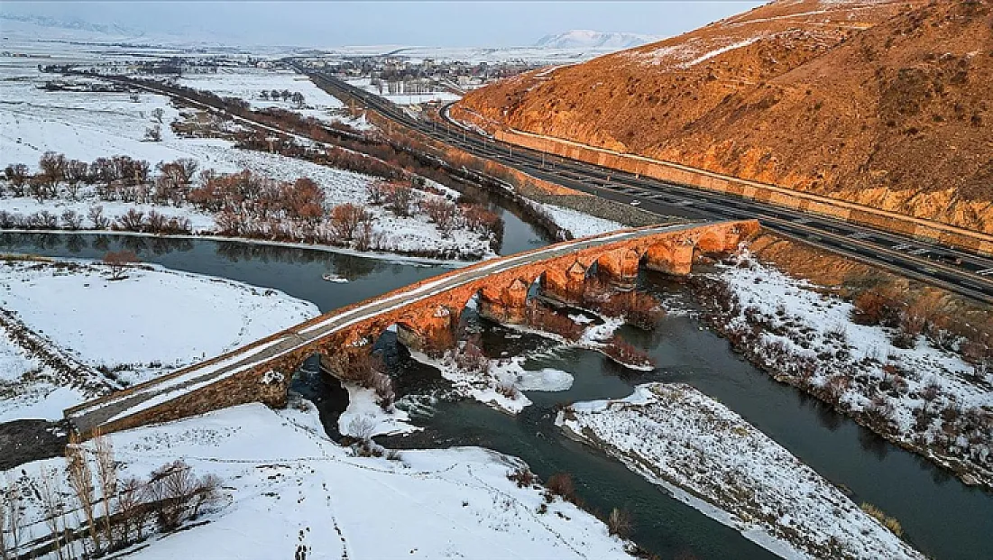 728 Yıllık Köprü Kar Altında