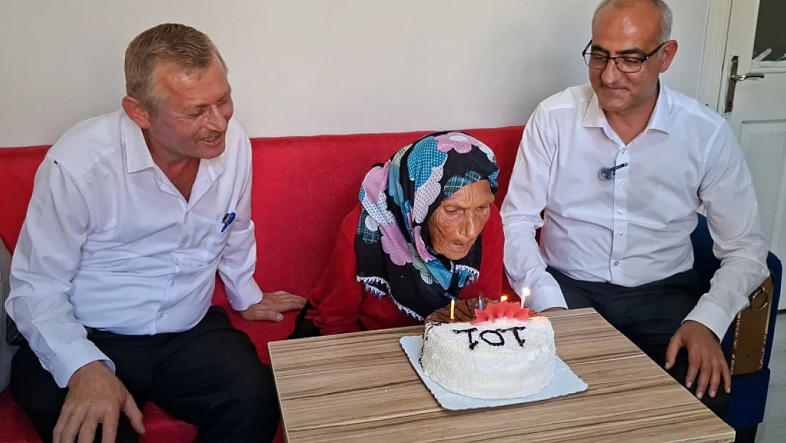 Ayşe teyzeye sürpriz  doğum günü