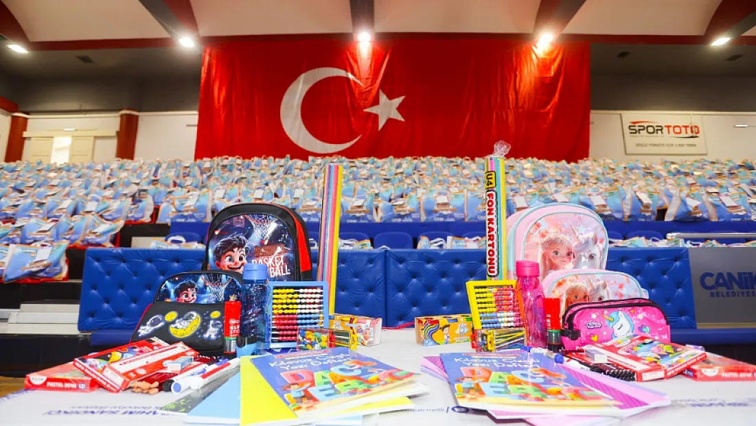 Canik Belediyesinden birinci sınıf öğrencilerine çanta ve kırtasiye desteği