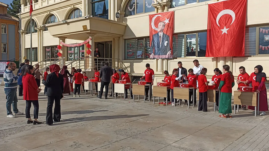 Havza'da özel öğrencilerden Cumhuriyet Bayramı coşkusu