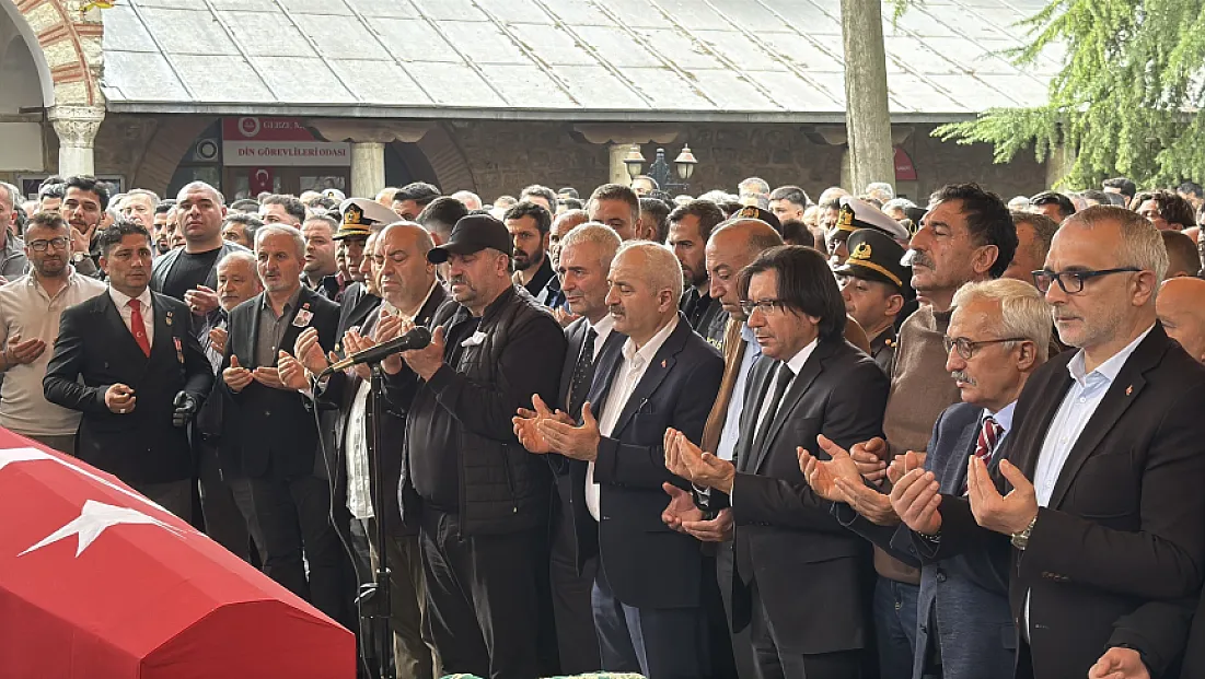 Nöbette kalp krizi geçiren Uzman Çavuş Oğuzcan Alma son yolculuğuna uğurlandı