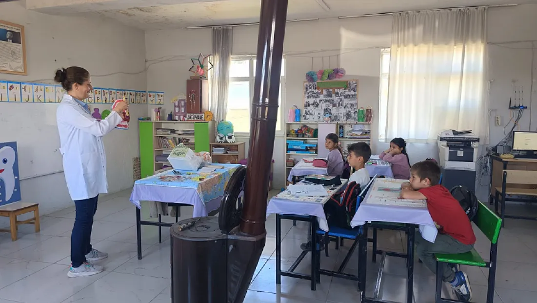 Öğrencilere sağlık eğitimi verildi
