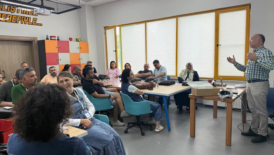 Samsun’da Öğretmenlere Metaverse eğitimi!