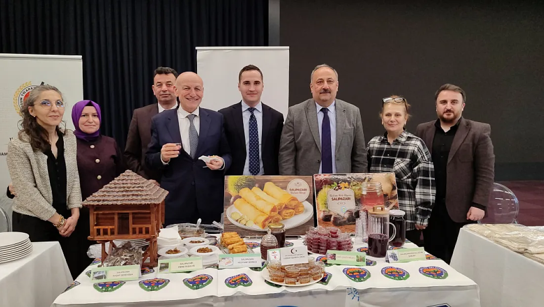 Tescilli Kestane Balı stantlardaki yerini aldı