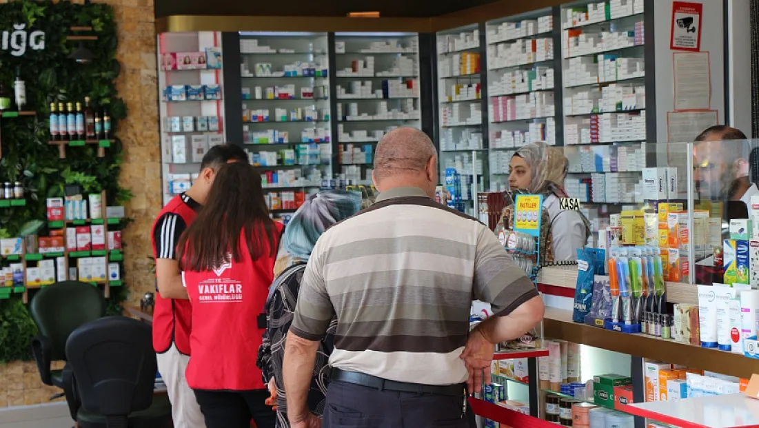 Vakıflar Müdürlüğü ihtiyaç sahiplerine sıcak ekmek ve ilaç desteği sağladı