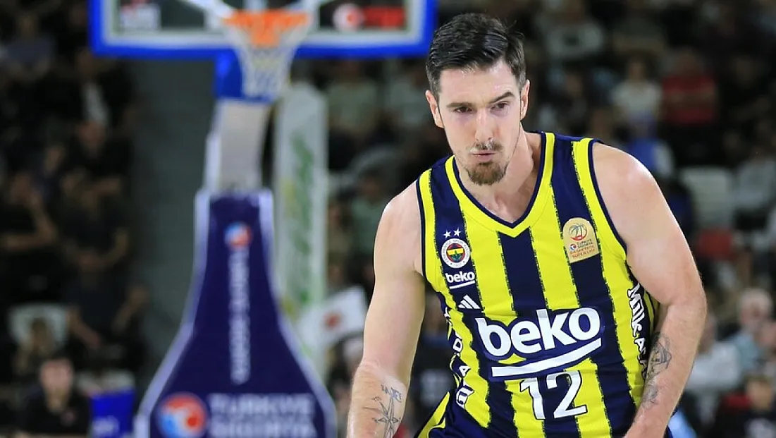 Nando De Colo kariyerini noktaladı