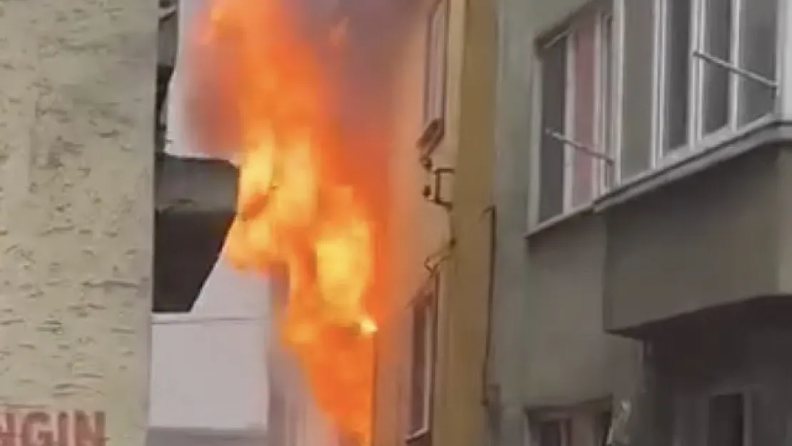 AHŞAP EV'DE YANGIN