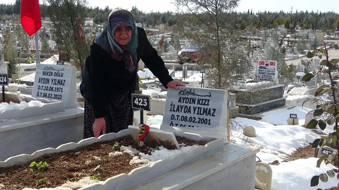 Mezarlıktan ayrılamıyor