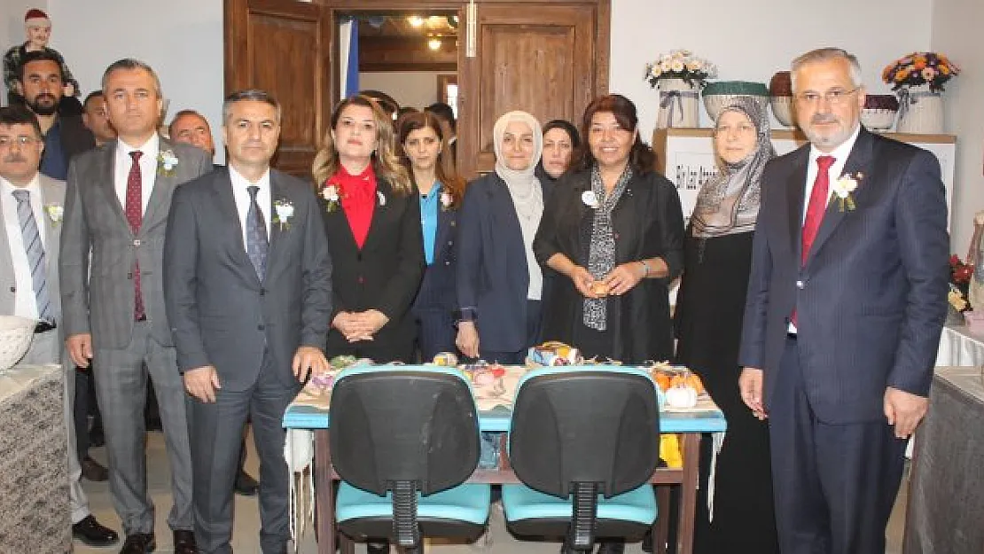 Bafra'da yıl sonu sergisi