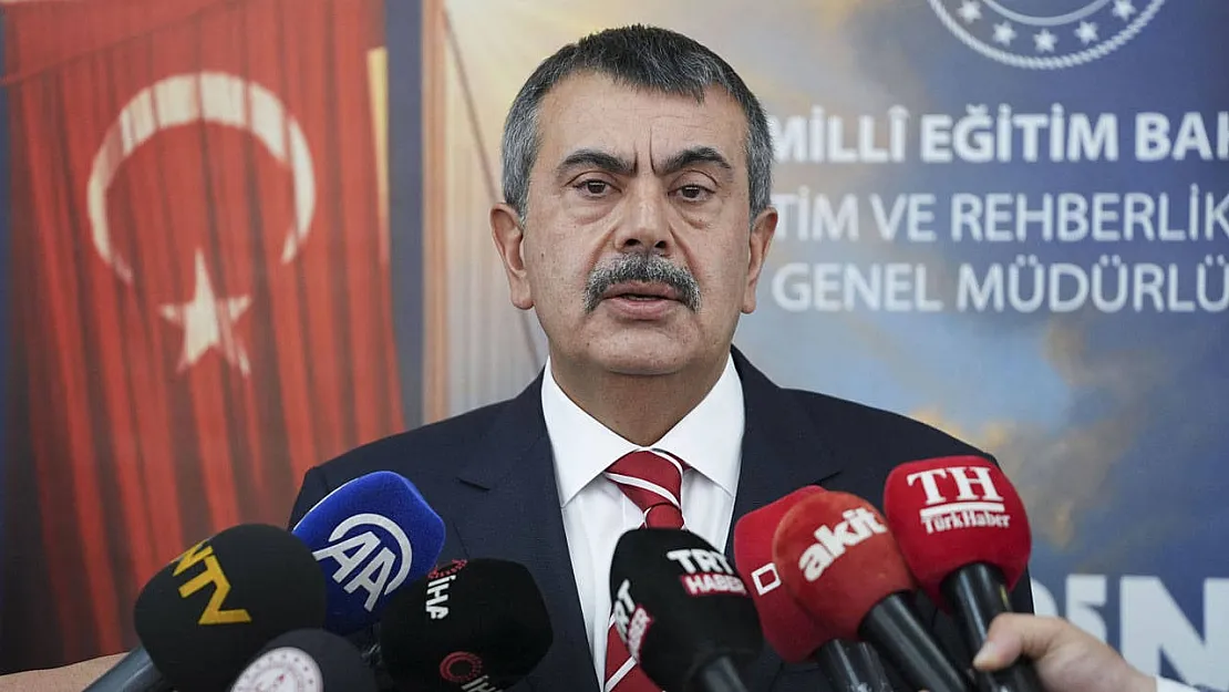 Bakan'dan Şok LGS Sözleri: 'Gerizekalıya Anlatır Gibi...'