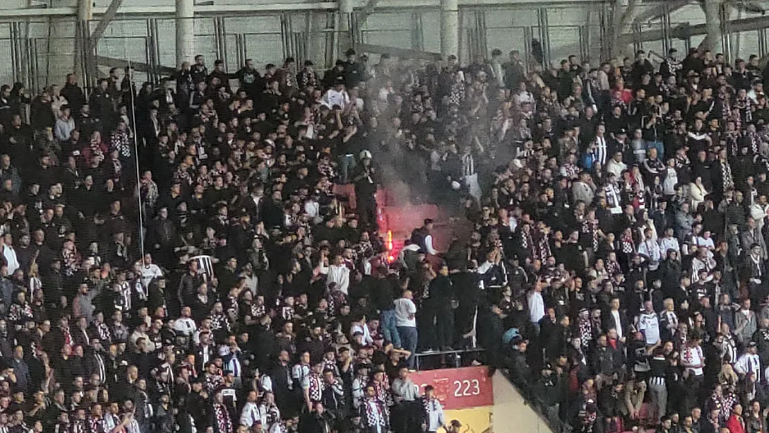 Beşiktaş'tan Samsun'da holiganlık.. Bu kez de koltuğu yaktılar!