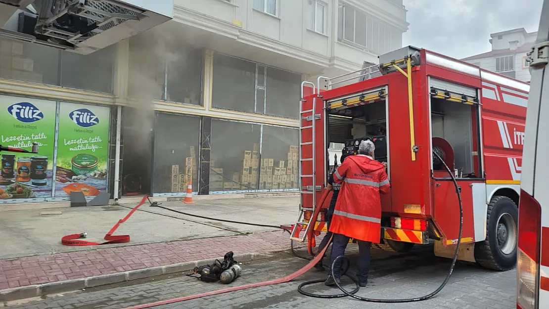 Çarşamba'da Depo yangını korkuttu