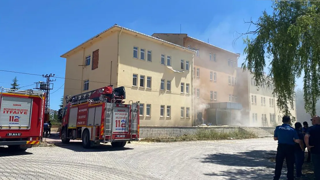 Eski hastane binasında yangın