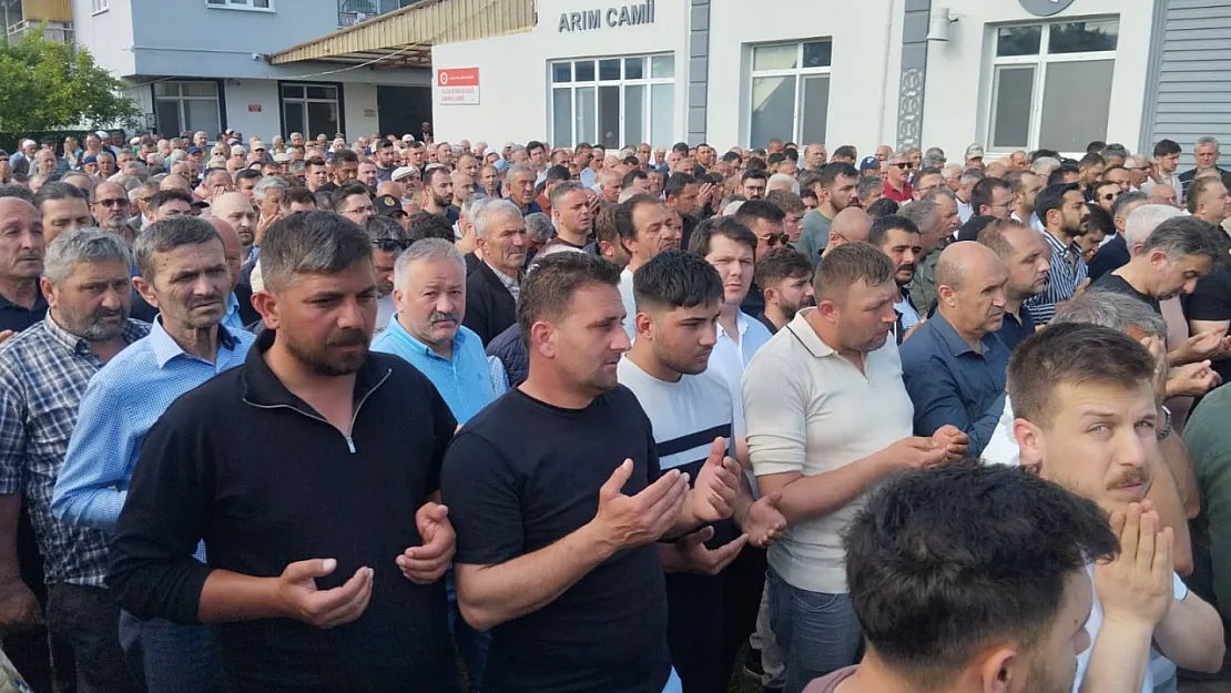 Fabrikadaki elektrik faciasında ölen Yunus Çekiç defnedildi