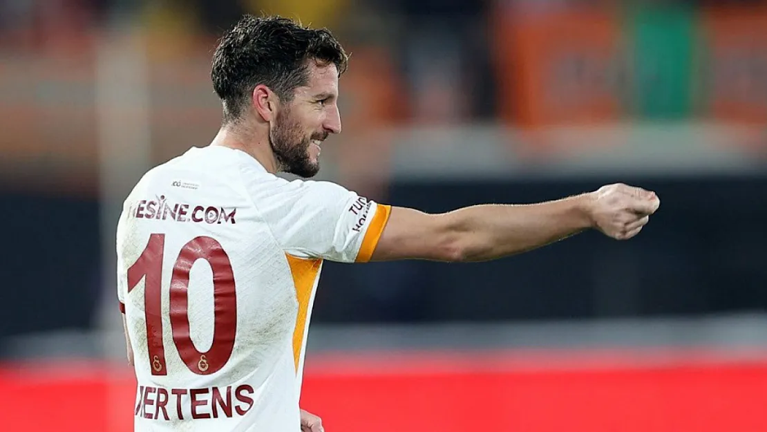 Galatasaray'ın yıldızı futbolu bıraktı