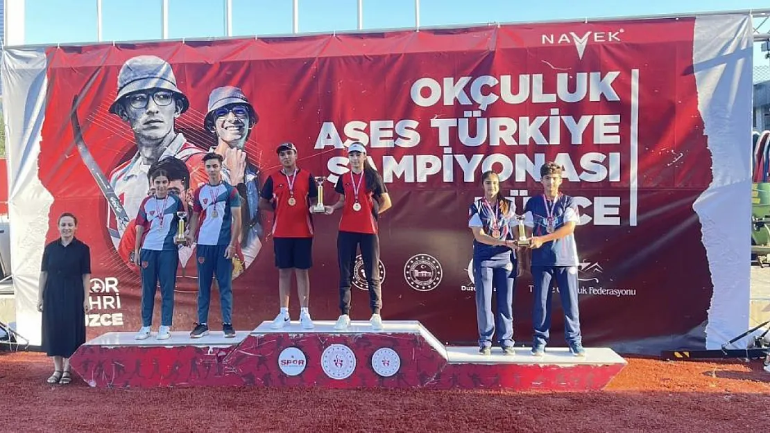 Şampiyonlar madalyalarını aldı