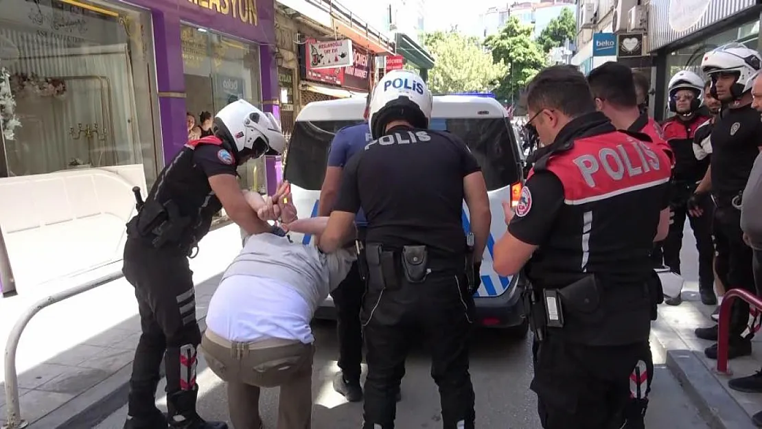 Samsun'da görev başındaki gazeteciye ters kelepçe !