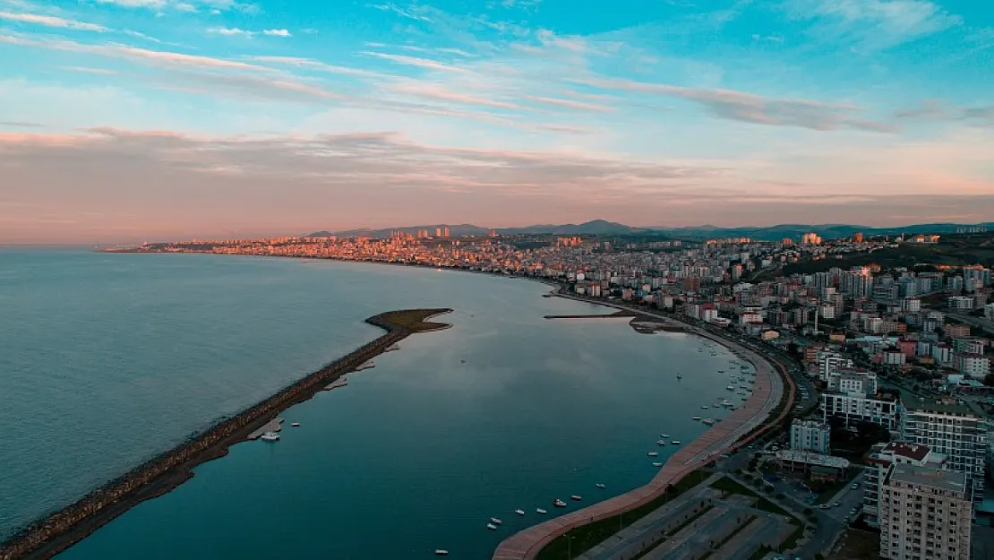 Samsun'da Hafta Sonu Hava Sürprizi! Plaj Planları Cumartesiye, Şemsiyeler Pazara!
