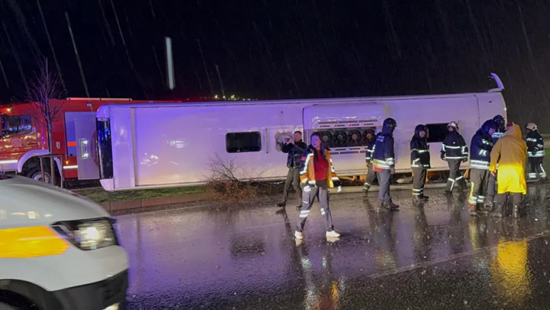 Samsun'da Yolcu Otobüsü Devrildi! Ankara-Tiflis Seferinde Can Pazarı...