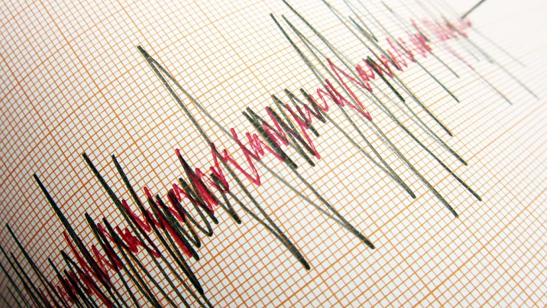 Son dakika... İstanbul'da hissedilen deprem