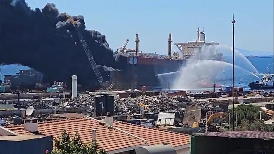 Tanker gemide yangın devam ediyor