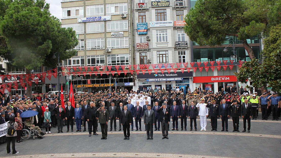 'Yokluk içinde istiklaline sahip çıkan bir millet'
