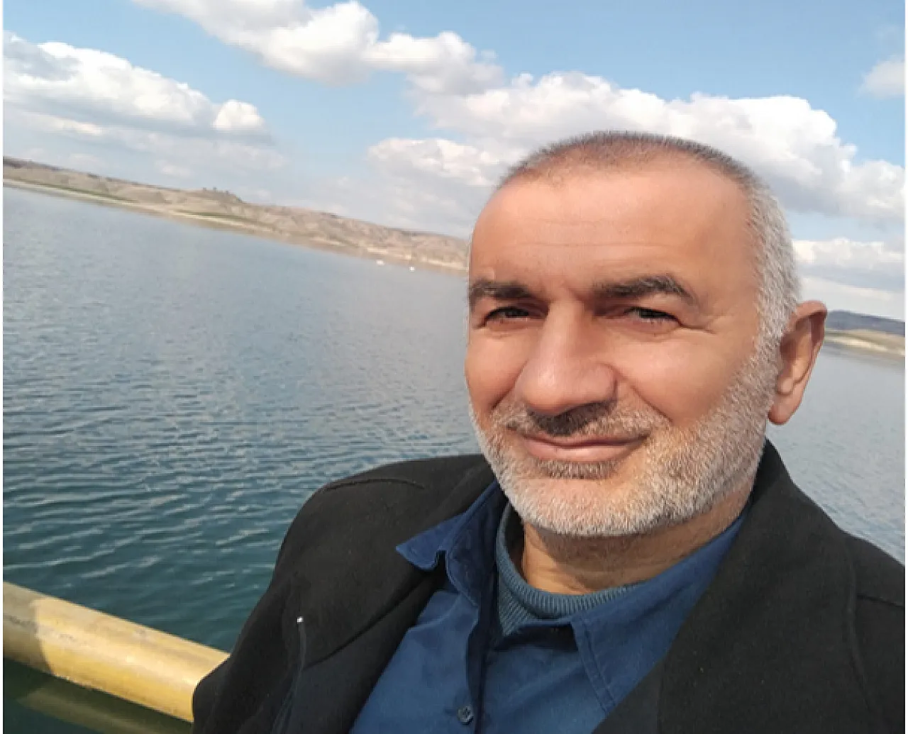 Edebiyatın İçinden Gelen Bir Ses: Ebubekir Çavuş ile Şiir Yolculuğu
