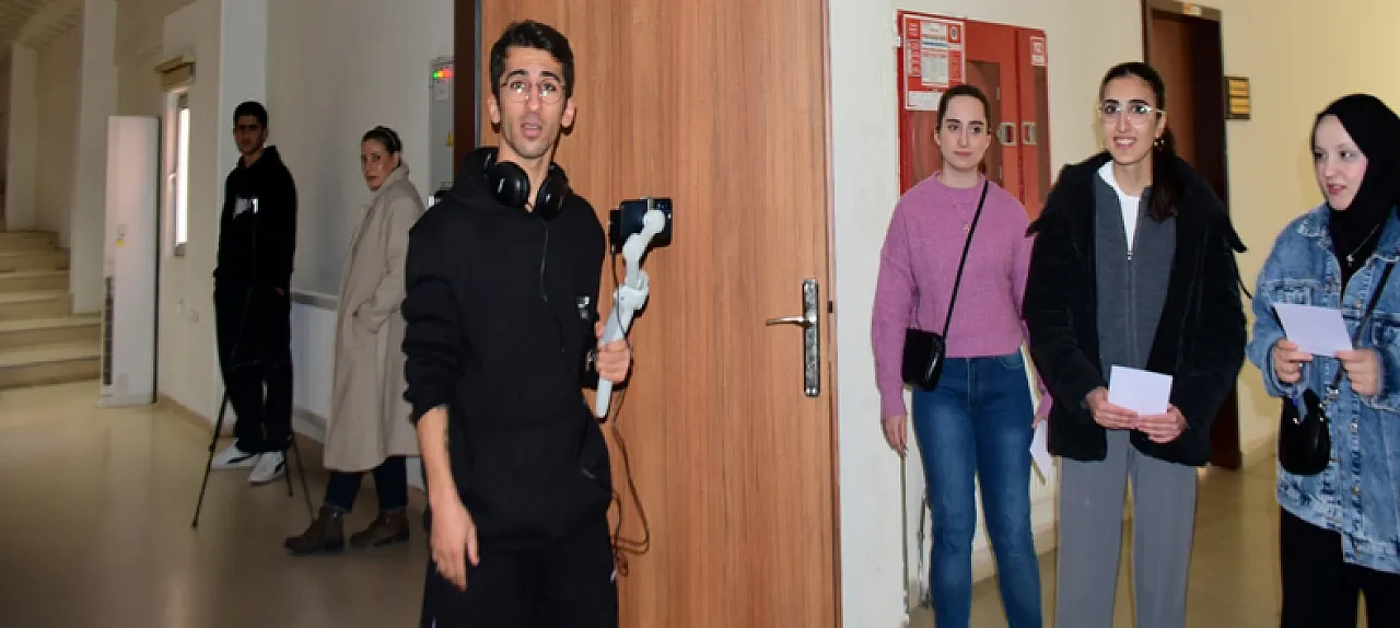 GELECEĞİN SİNEMA YILDIZLARI: Perdenin Ardındaki Tutku