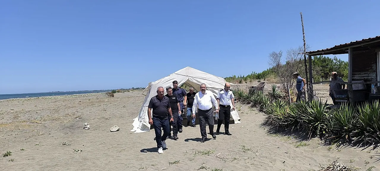 Kaymakam Sağlam, tekne kazası bölgesinde son durumu takip etti