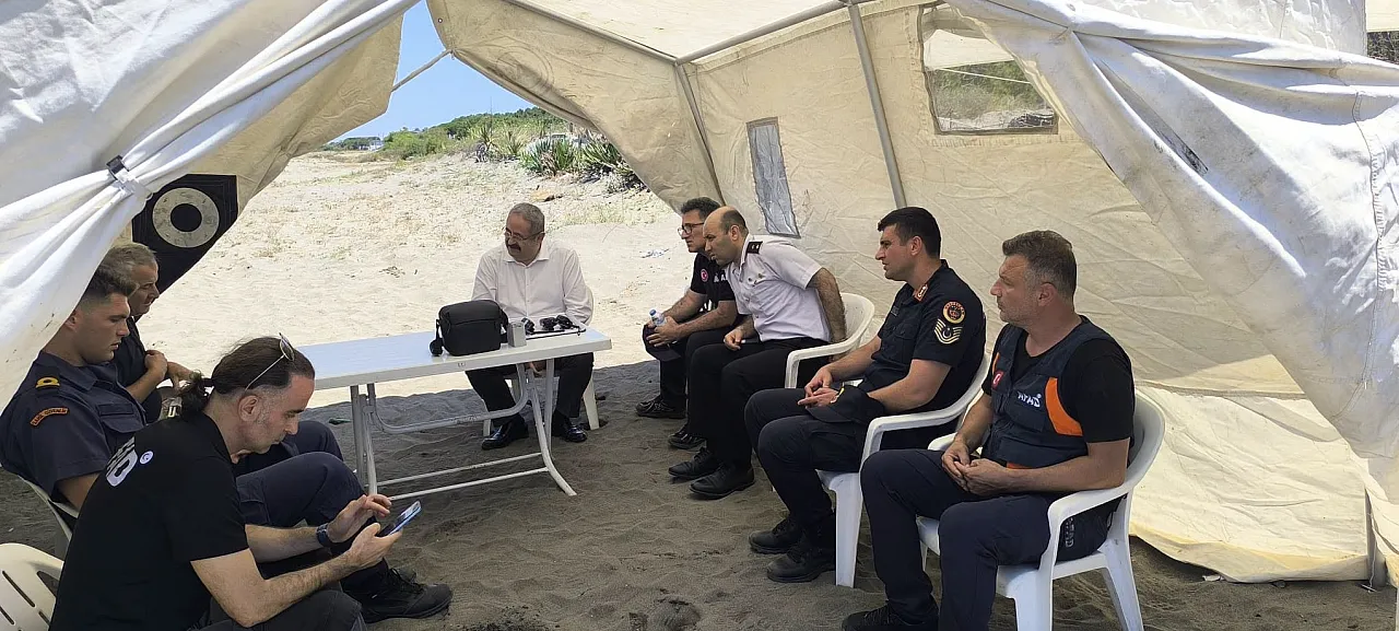 Kaymakam Sağlam, tekne kazası bölgesinde son durumu takip etti