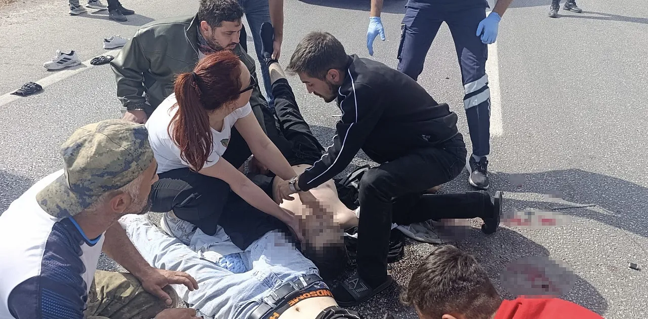 Denize Gitmek İsterken Kaza Yaptılar: İki Genç Ağır Yaralandı