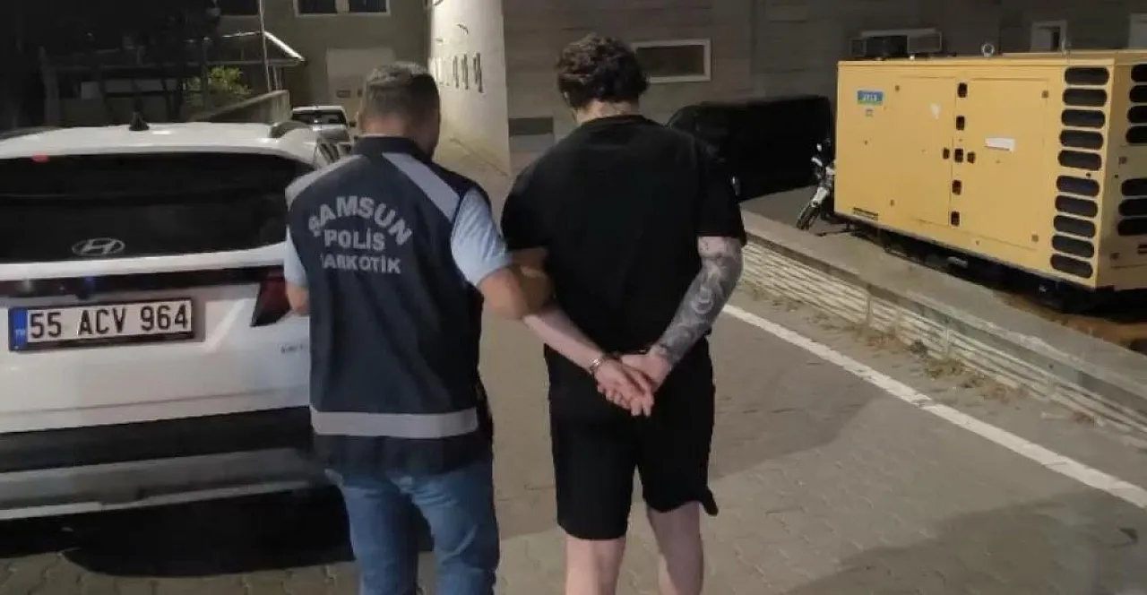 Samsun'da uyuşturucu suçlarından aranan 2 şahıs yakalandı