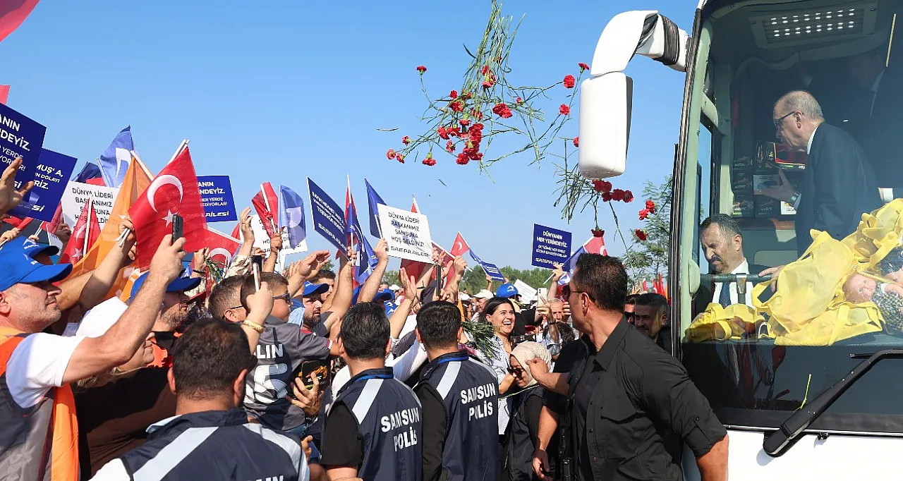 Samsun'da Cumhurbaşkanı Erdoğan'a sevgi seli