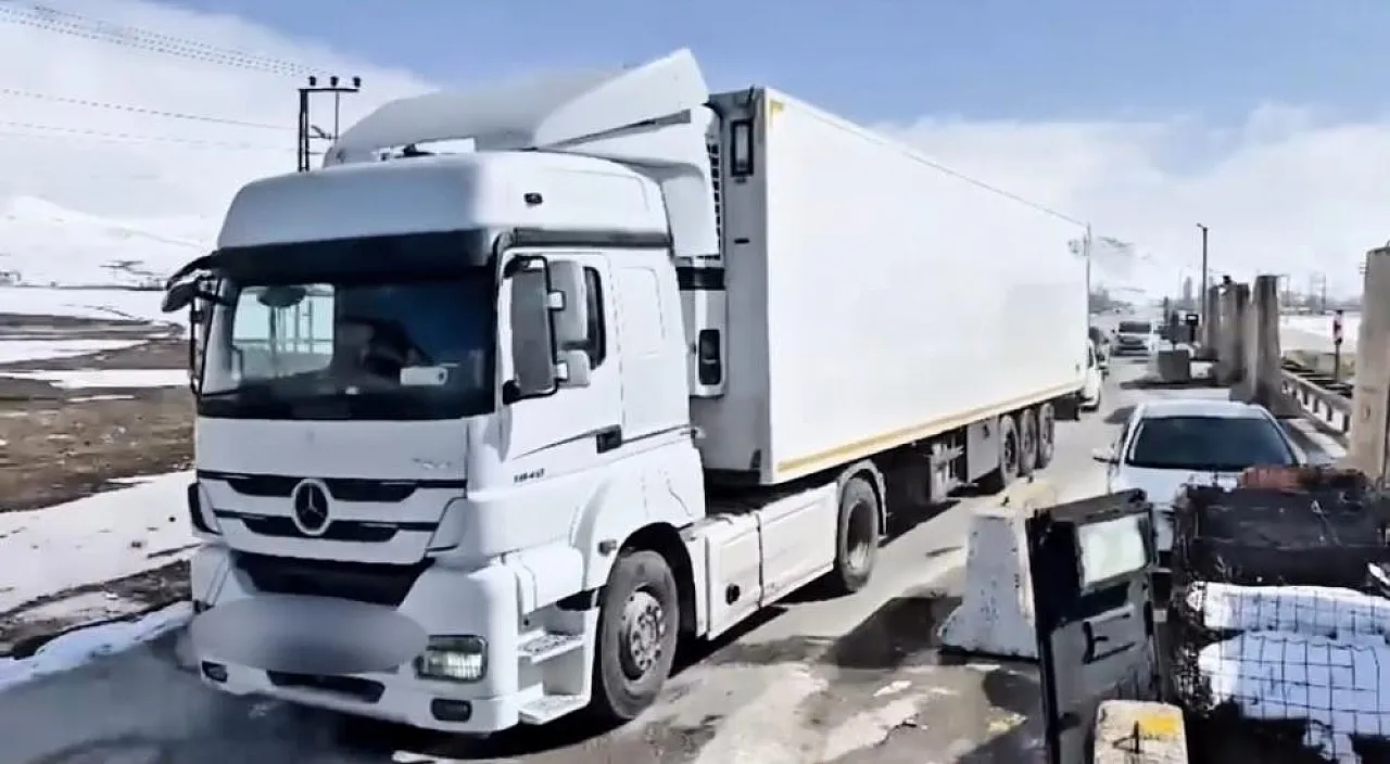 Yüksekova'da dev uyuşturucu operasyonu: 211 kilogram zehir ele geçirildi