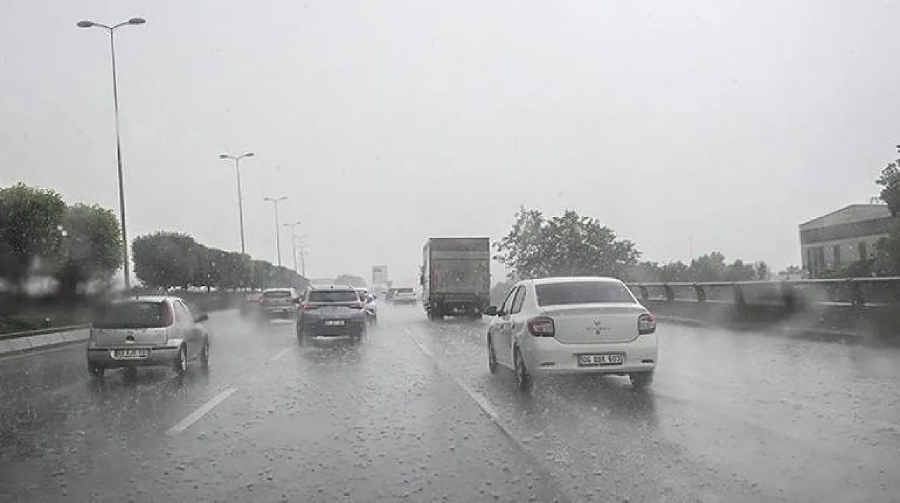 Mevsimşer şaşırdı, Haziran'ın ortasında dolu yağdı