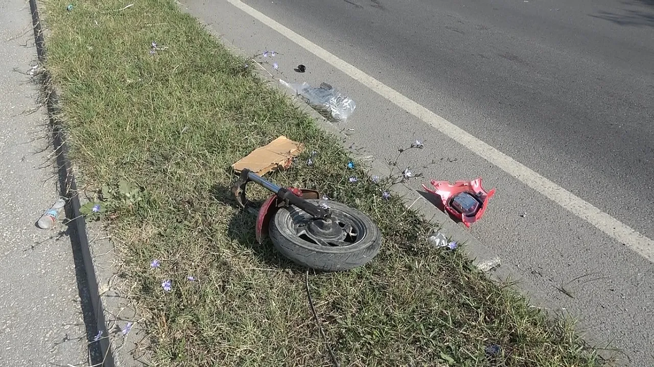 Bafra'da motosiklet ile elektrikli bisiklet çarpıştı: 2 yaralı