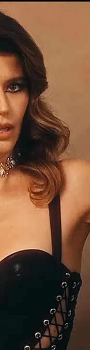 Beren Saat ark kard Ele tiri Oklar n n Hedefi Oldu