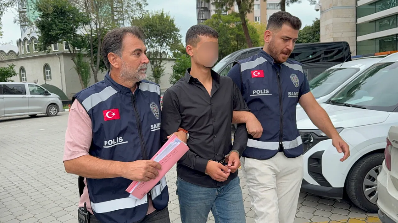 Atakum'da şüpheli gencin üzerinden ruhsatsız tabanca çıktı