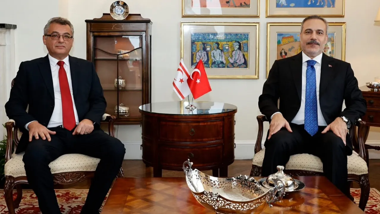 Hakan Fidan, New York’ta KKTC heyetiyle görüştü