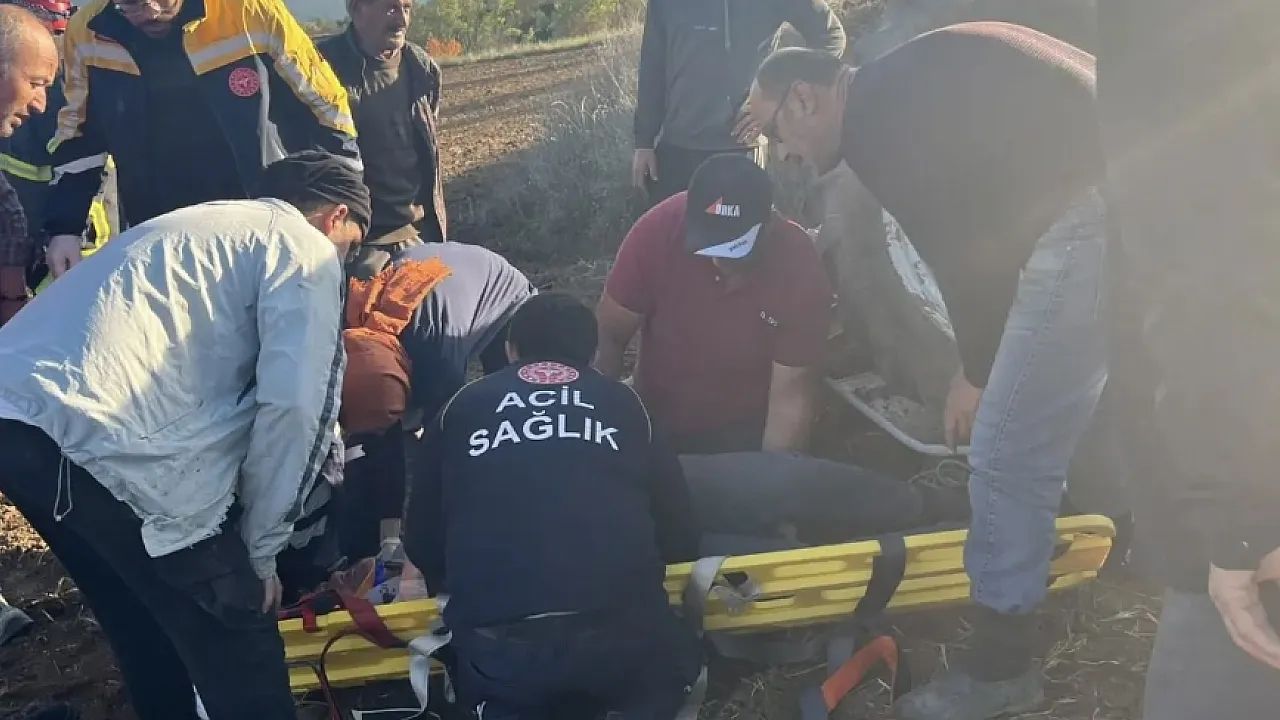 Kastamonu'da tarlada devrilen traktörün altında kalan sürücü yaralandı
