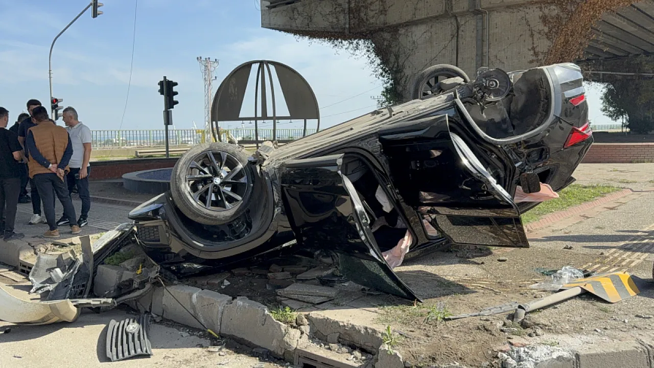 Yeni Satın aldığı otomobille memleketine dönerken Samsun'da kaza yaptı