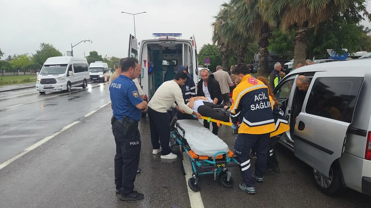 Samsun'da motosiklet yayaya çarptı: 2 yaralı