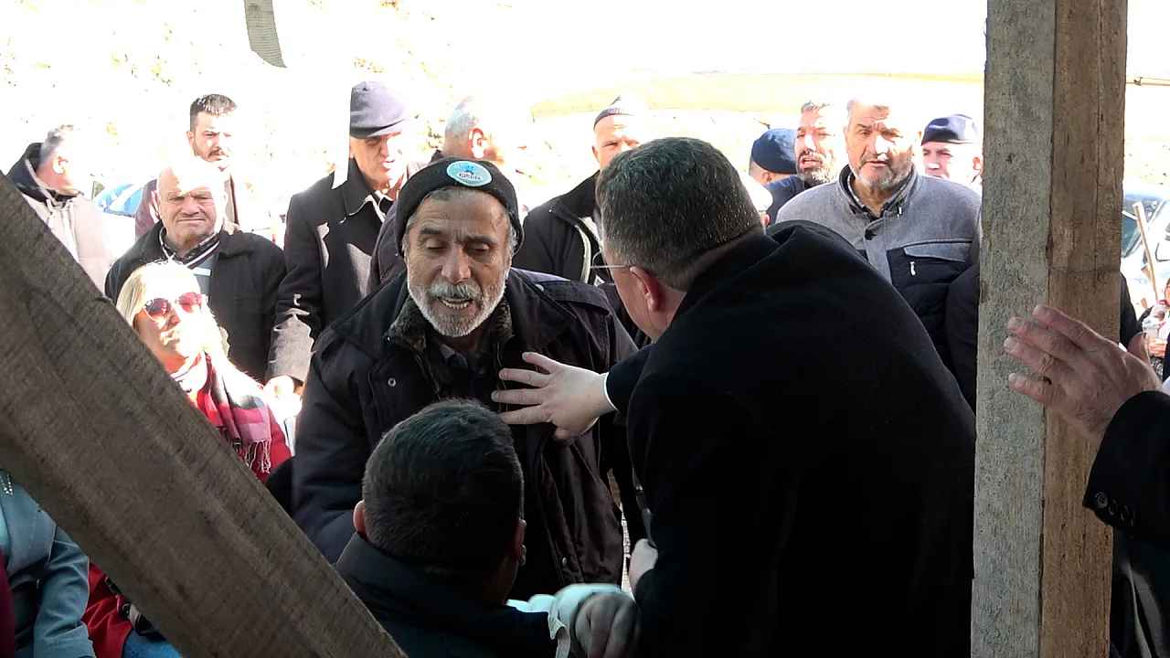 Samsun'da çöp tesisinin ÇED toplantısında gergin anlar