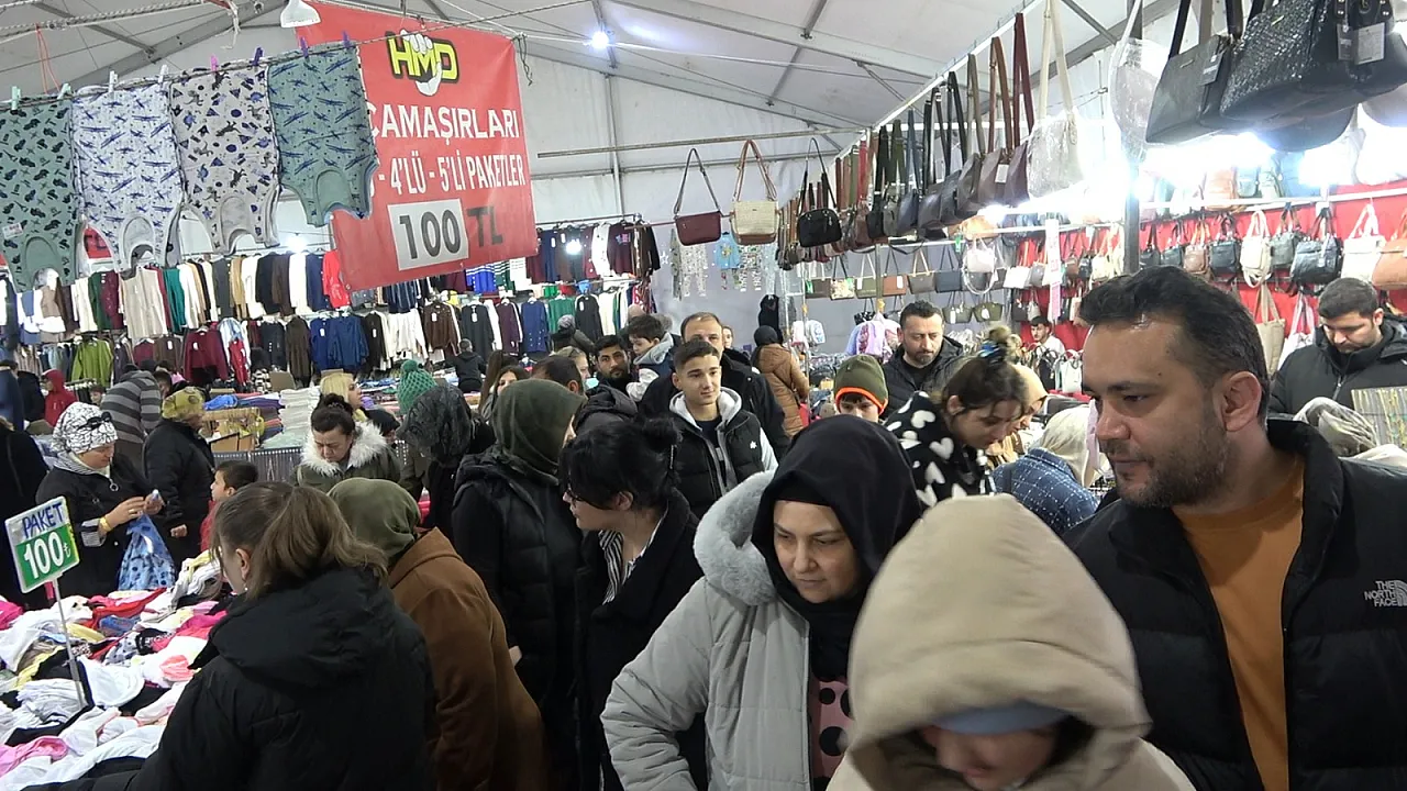 İndirim Çadırı Esnafları Sessizliğini Bozdu : 'Samsun Hepimize Yeter!'