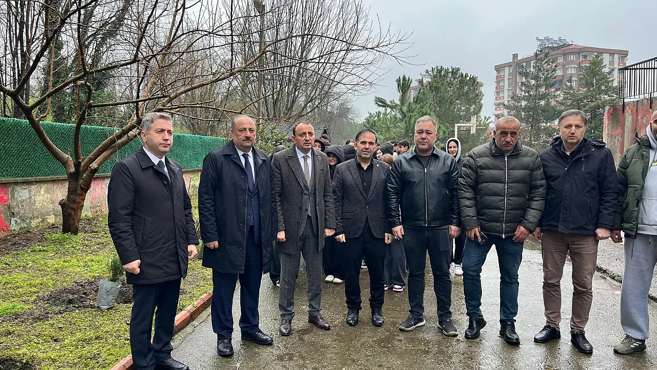 Salıpazarı'nda fidanlar toprakla buluştu