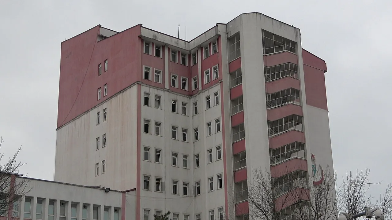 Şehrin kalbinde hastane çıkmazı! Gazi gidiyor, Millet Bahçesi geliyor