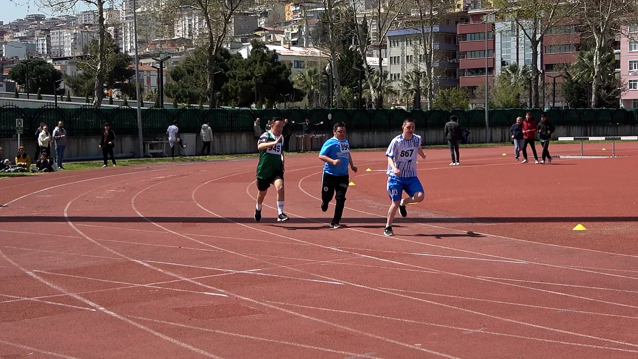 Özel sporcular Samsun'da yarıştı